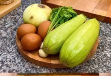 DANAŠNJI UKUSAN RUČAK ZA 20 MINUTA SPREMAN: Pita sa tikvicama i povrćem je uvijek pravi izbor…