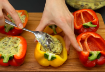 Nevjerovatno ukusan recept…SAMO STAVITE KROMPIR U PAPRIKE…