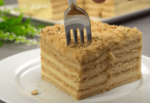 Prepustite se užitku stvaranja preslatke Napoleon torte u samo 5 minuta!
