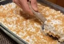 Moram odati priznanje briljantnom pojedincu koji je osmislio ovaj recept za izniman kolač koji zaslužuje Oscara! Dobro napravljeno!