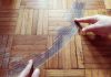 Ako vas muče neugledne ogrebotine na vašem parketu, ne bojte se! Postoji jednostavno rješenje za vraćanje sjaja pomoću svakodnevnih kućanskih proizvoda.