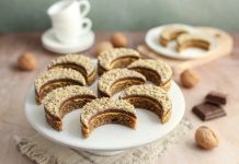 Uskoro kreće priprema blagdanskih kolača, a mi donosimo recept iz bakine bilježnice za orahove polumjesece 🔷