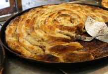 Otkrijte pametne trikove koje su prenijele iskusne domaćice kako biste svojim domaćim pitama podigli izgled restorana.