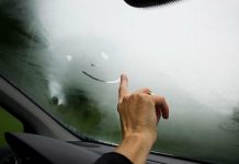 Bez riže ili soli: Stavite ovo u auto i prozori će se ODMAH prestati zamagljivati!