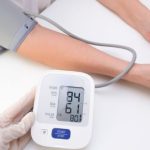 NIZAK PRITISAK MOŽE DA USMRTI ČOVEKA: Ako osetite ova 3 simptoma, odmah zovite HITNU POMOĆ!