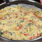 Ovaj krompir bolji od pice! Ja pravim često ovo jeftino jelo! Samo narendajte 1 krompir i za minut ćete dobiti najukusniju poslasticu…