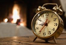 SAT NIKAKO NE SMIJETE DRŽATI NA OVOM MJESTU U KUĆI: Mnogi to ne znaju, a priziva NESREĆU!