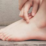 Jednostavnim nanošenjem paste za zube na stopala možete uštedjeti novac na tržišnim troškovima.