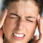 ZUJANJE U UŠIMA? REŠITE GA SE ZA 5 SEKUNDI UZ 1 JEDNOSTAVNU VEŽBU! Isprobajte ovaj trik i uživajte u tišini!