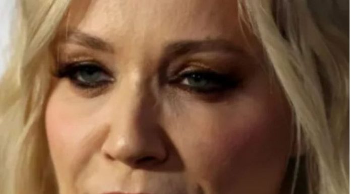 B0LE ME MlŠlĆl NlSAM NlKAK0 D0BRO: Na terapiji sam’: Jelena Rozga PR0G0V0RlLA 0 B0LESTl K0JA JE MUČl G0DlNAMA..