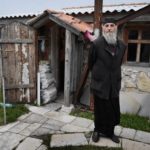 Kada vam neka osoba čini zlo i nanosi vam veliku bol, uradite samo ovu stvar i ponovo ćete naći svoj put ka sreći: Moćan savet monaha sa Svete Gore