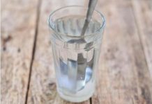 AKO VAM SE STALNO DEŠAVAJU LOŠE STVARI: Čašu vode napunite ovim i ostavite da stoji 24 sata! PREPOROD!