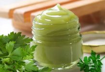 MOJA BAKA IZGLEDA 10 GODINA MLAĐE UZ OVU KREMU