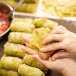 Samo ovako se pravi zaprška za sarmu: Kuhar otkrio caku zbog koje miriše kao kod bake