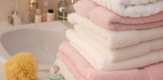 UBACITE OVAJ SASTOJAK U MAŠINU I GOTOVO: Najprostiji i najjeftiniji trik da vešu VRATITE IZGUBLJENU BJELINU, a peškiri će biti premekani