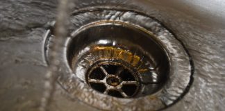 Samo 1 mjerica odštopava sve odvode, a smrad potpuno NESTANE…