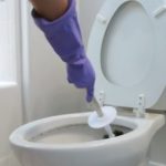 Zašto ne biste trebali ostavljati poklopac WC školjke otvoren – zapamtite doživotno