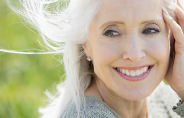 7 stvari koje žene starije od 60 sebi ni u ludilu ne treba da dozvole: Ove greške su neoprostive