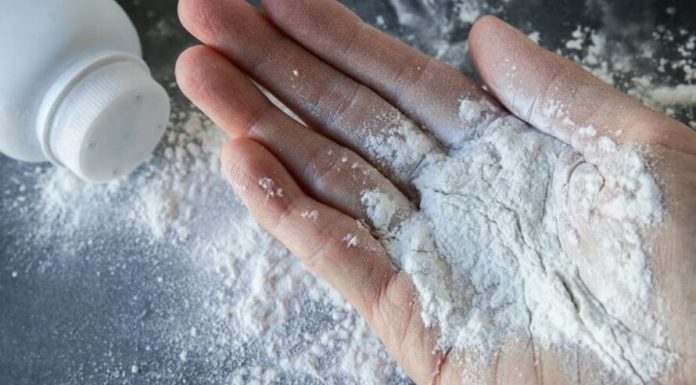 TREBALI SMO OVO RANIJE ZNATI: Puder za bebe ima MOĆI za koje niste MOGLI ni sanjati JEFTINO, A ČUDESNO!