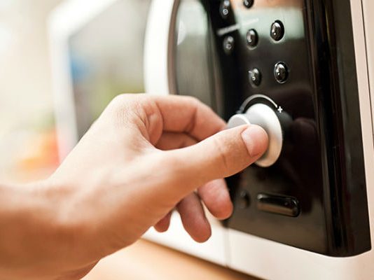 Nikada ne podgrijavajte ove 3 namirnice: Otrov su za jetru, a mnogi ih redovno čuvaju za sutradan