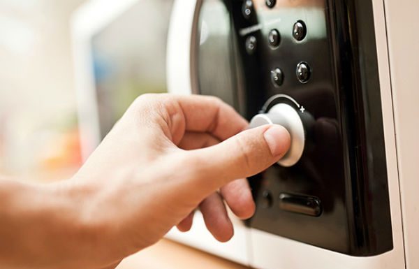 Nikada ne podgrijavajte ove 3 namirnice: Otrov su za jetru, a mnogi ih redovno čuvaju za sutradan