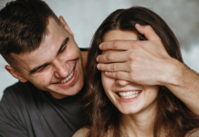 Ako te muškarac OVAKO GLEDA, voljet ćete do kraja života: PSIHOLOG VLADETA JEROTIĆ otkriva kako muškarac gleda ženu koju voli