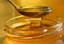 Evo zašto treba jesti kašičicu meda pre spavanja: 3 razloga stručnjaka koji vas mogu preporoditi