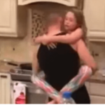 Mislila je da joj muž i kćerkica spremaju jeIo u kuhinji, ali kad je ušla u tamo, zaIediIa se od scene koju je zatekla: Zatim je uključila kameru – da li je on n0rmalan (Video)