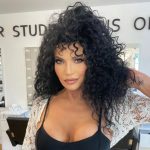 Nema više kovrčave kose! LIDIJA VUKIČEVIĆ pokazala novu frizuru nakon 50 godina: neprepoznatljiva, pogledajte kako sada izgleda (foto)