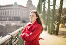 Žena sa JAKOM PSIHOM se lako prepozna, dovoljno je obratiti pažnju na 5 stvari