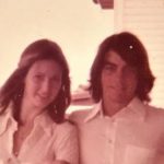 Kad sam pronašla staru fotografiju moje majke shvatila zašto je u 56. umrla od alkohola: Videla sam s kim je na slici i noge mi se odsekle