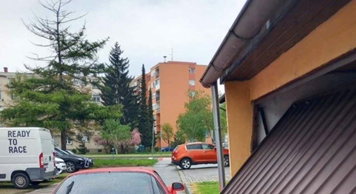 Tip iz Varaždina zagradio je autom nečiju garažu, morate vidjeti kako se vlasnik obračunao s njim