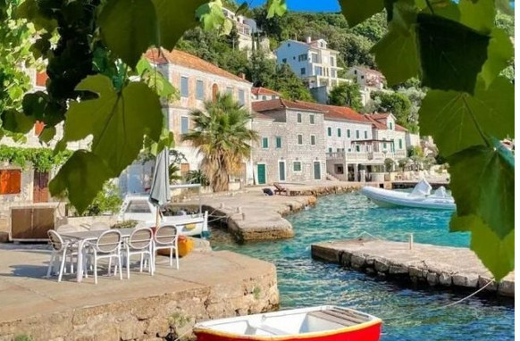 U ovom primorskom gradiću skoro da i nema turista a pravi je raj na zemlji: Sve je duplo jeftinije