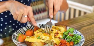 Evo šta žene poslije 60. godine obavezno moraju jesti za jače kosti: Pogledajte spisak svih namirnica po savjetu nutricioniste