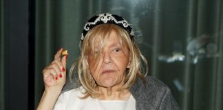 Zbog 1 simptoma znala je da ima rak, ali nije htela da ide kod doktora: Kad je osetila da umire, napisala je hit zbog kog joj je sin ridao u suzama