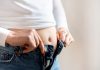 Tokom leta se voda gomila u stomaku i nogama, a onda nastaju višak kilograma i otečeni zglobovi: Kako izbaciti vodu iz nogu?