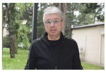 Popularna pjevačica spala na 45 kilograma, oboljela od iste bolesti kao i Saša: Razboljeli su se iz istog razloga, 0vo su jeli svaki dan, OPREZ TRUJU NAS