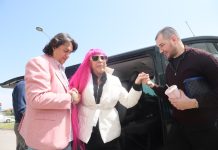 ŠTA SE DESILO SA KOSOM ZORICE BRUNCLIK? Snimak pevačice kruži internetom, počela je da nosi maramu!Bolest uzela maha (VIDEO)