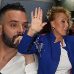 “Zorica je majka, a Brena je..”Filip Živojinović gestom otkrio šta misli o maćehi, ona prolila gorke suze