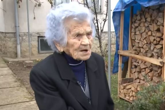 Danica iz Banjaluke ima 103 godine, ne pije lekove, sama sređuje dvorište i pravi zimnicu: Ali otkad zna za sebe ne preskače ovaj obrok
